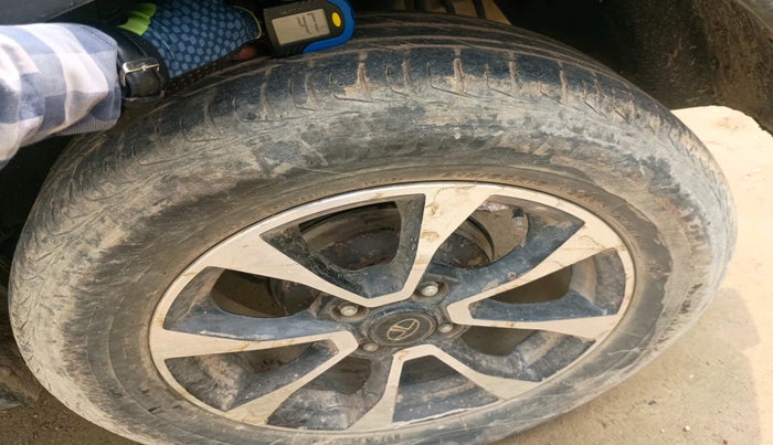 2020 Tata NEXON XZ PLUS DIESEL, Diesel, Manual, 1,07,892 km, tyre