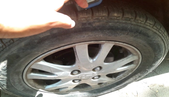 2012 Honda Brio V MT, Petrol, Manual, 85,493 km, tyre