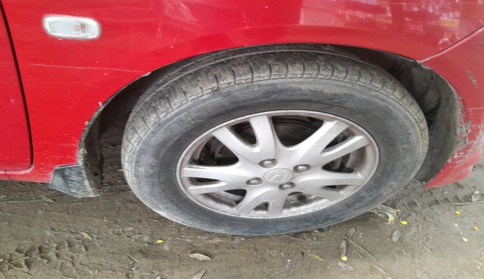 2012 Honda Brio V MT, Petrol, Manual, 85,493 km, tyre