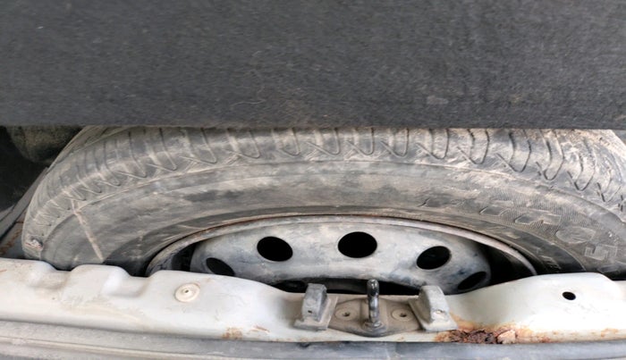 2011 Hyundai i10 SPORTZ 1.2, Petrol, Manual, 1,54,535 km, tyre