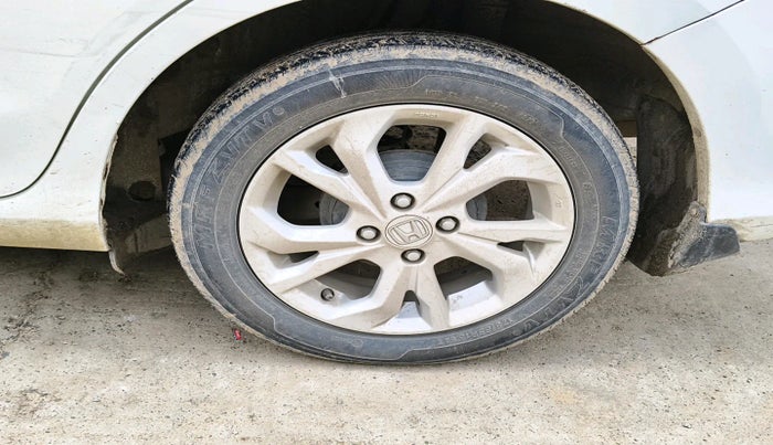 2021 Honda Amaze 1.2L I-VTEC V, Petrol, Manual, 80,390 km, tyre