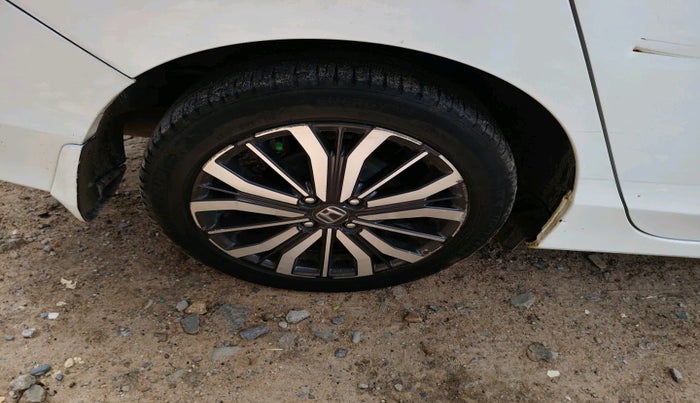 2017 Honda City 1.5L I-VTEC VX CVT, Petrol, Automatic, 1,21,454 km, tyre