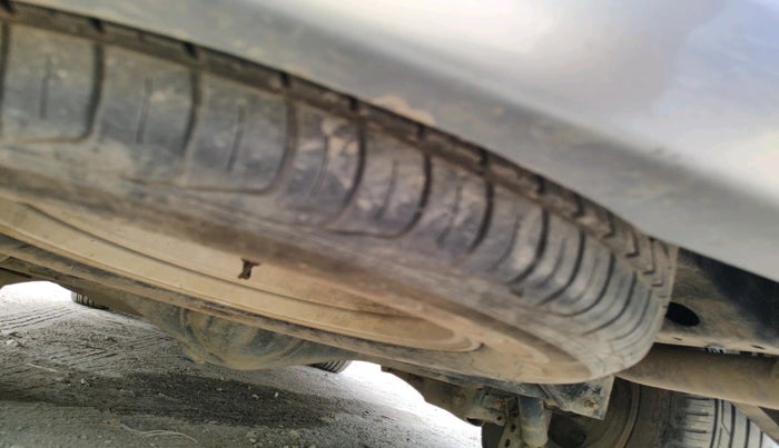 2016 Toyota Innova Crysta 2.8 GX AT 8 STR, Diesel, Automatic, 1,51,690 km, tyre