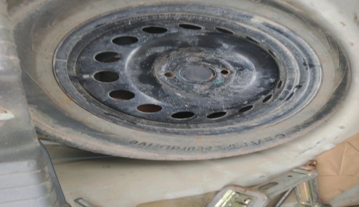 2016 Hyundai Elite i20 ASTA 1.4 CRDI, Diesel, Manual, 2,35,971 km, tyre