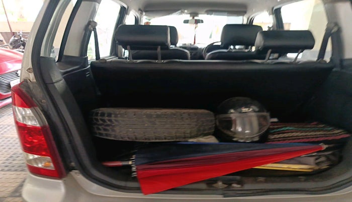 2010 Maruti Wagon R Duo DUO LXI LPG, Petrol, Manual, 86,789 km, tyre