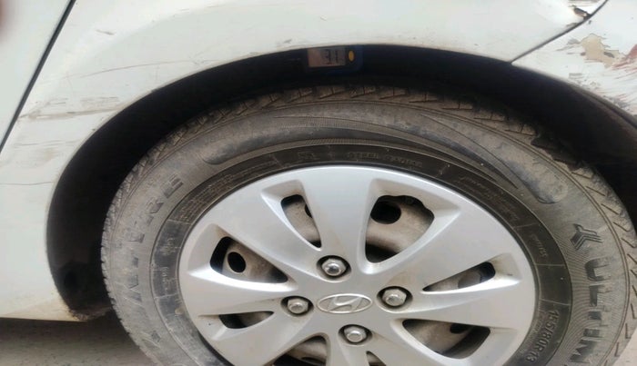 2011 Hyundai i10 MAGNA 1.2, Petrol, Manual, 1,17,092 km, tyre