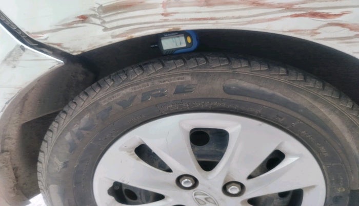 2011 Hyundai i10 MAGNA 1.2, Petrol, Manual, 1,17,092 km, tyre