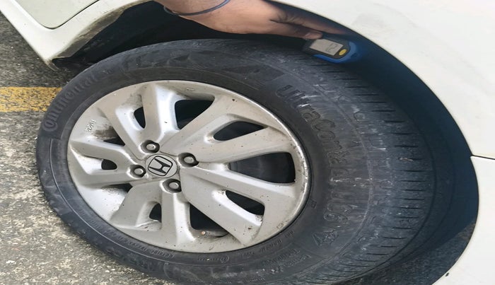 2014 Honda Mobilio 1.5L I-VTEC V, Petrol, Manual, 1,41,818 km, tyre