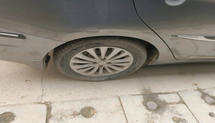 2015 Maruti Ciaz ZXI AT, Petrol, Automatic, 1,31,271 km, tyre