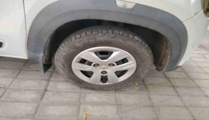 2016 Renault Kwid RXT 0.8, Petrol, Manual, 64,860 km, tyre