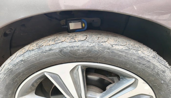 2017 Hyundai Verna 1.6 VTVT SX, Petrol, Manual, 59,468 km, tyre