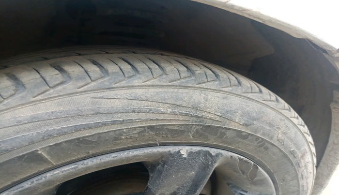 2010 Maruti Zen Estilo LXI, Petrol, Manual, 1,20,438 km, tyre
