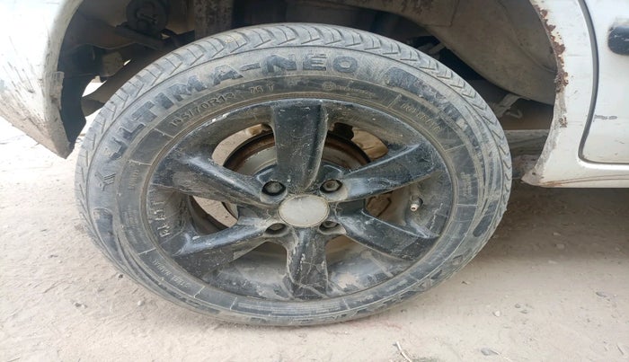 2010 Maruti Zen Estilo LXI, Petrol, Manual, 1,20,438 km, tyre