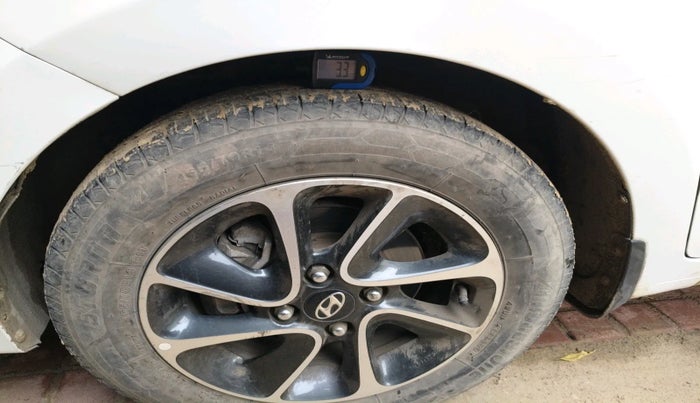 2017 Hyundai Grand i10 SPORTZ (O) AT 1.2 KAPPA VTVT, Petrol, Automatic, 73,928 km, tyre