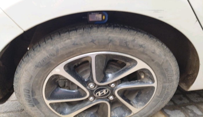 2017 Hyundai Grand i10 SPORTZ (O) AT 1.2 KAPPA VTVT, Petrol, Automatic, 73,928 km, tyre