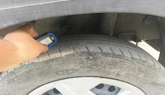 2020 Hyundai VENUE S 1.2, Petrol, Manual, 69,628 km, tyre