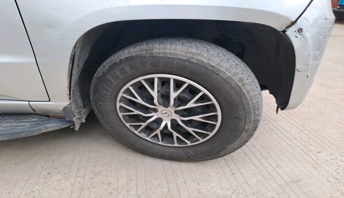 2016 Mahindra TUV300 T6, Diesel, Manual, 63,168 km, tyre