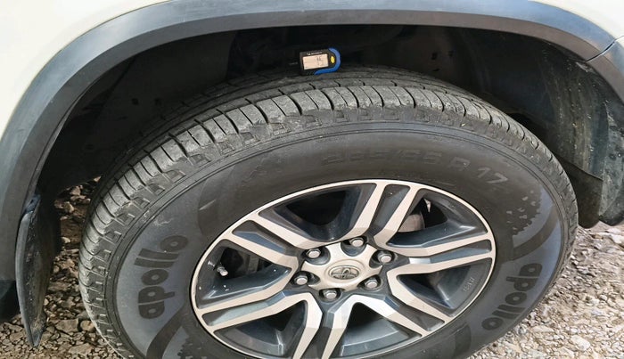 2017 Toyota Fortuner 2.8 4X2 AT, Diesel, Automatic, 88,880 km, tyre