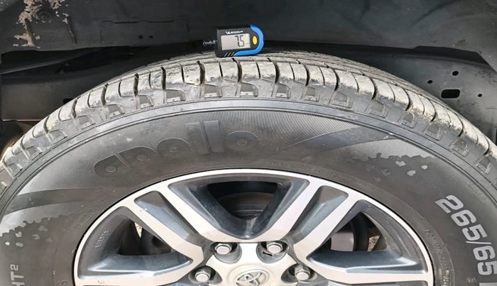 2017 Toyota Fortuner 2.8 4X2 AT, Diesel, Automatic, 88,880 km, tyre