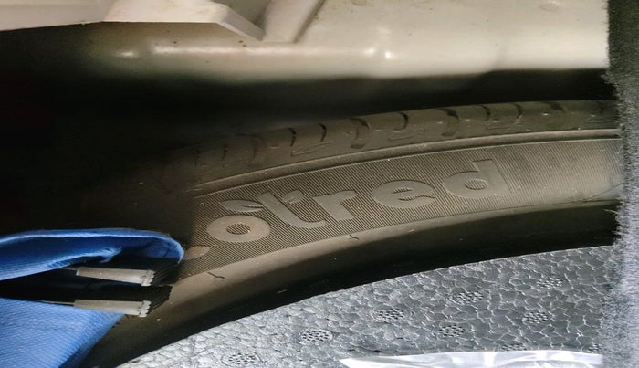 2021 Mahindra XUV300 W8 1.5 DIESEL, Diesel, Manual, 55,466 km, tyre