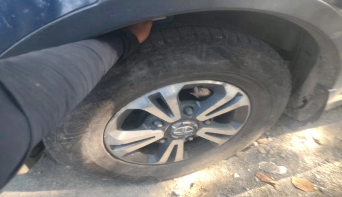 2018 Tata Hexa XM 4X2 7 STR, Diesel, Manual, 1,28,785 km, tyre