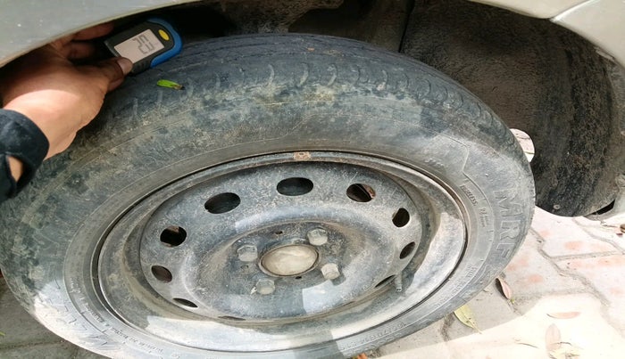 2010 Tata Indigo ECS GLX, Petrol, Manual, 85,000 km, tyre