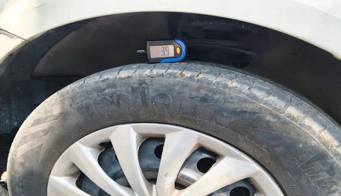 2011 Maruti Swift Dzire VXI, Petrol, Manual, 1,23,056 km, tyre