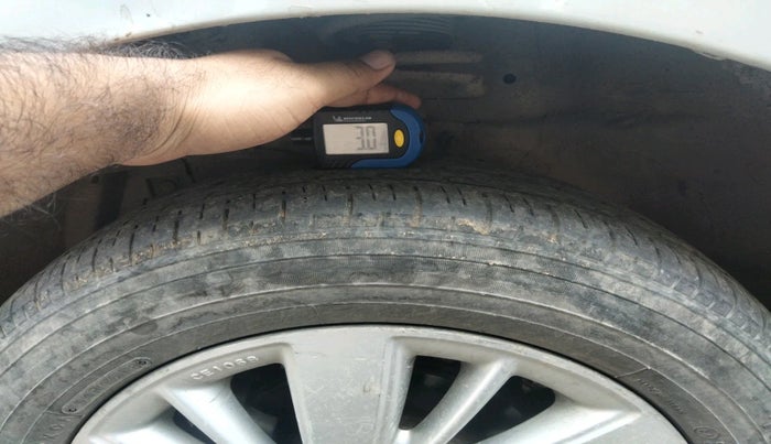 2012 Maruti Swift ZDI, Diesel, Manual, 2,17,958 km, tyre