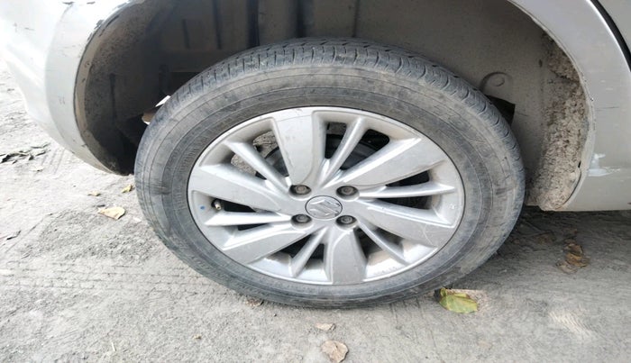 2012 Maruti Swift ZDI, Diesel, Manual, 2,17,958 km, tyre