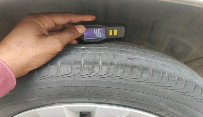 2013 Toyota Etios G, Petrol, Manual, 55,870 km, tyre
