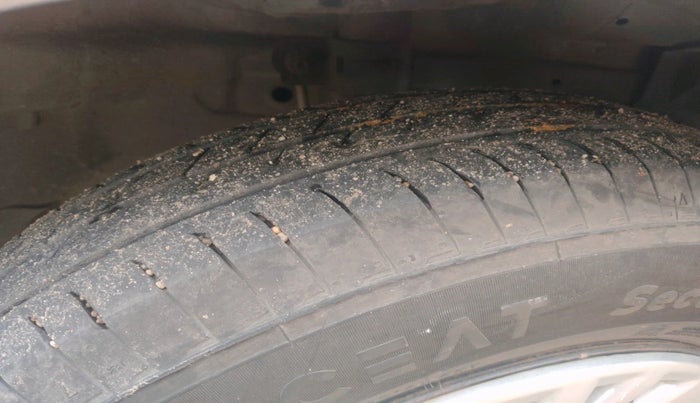 2012 Maruti Swift Dzire VXI, Petrol, Manual, 1,05,971 km, tyre