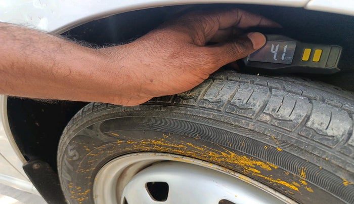 2011 Hyundai Santro Xing GL LPG, Petrol, Manual, 38,433 km, tyre