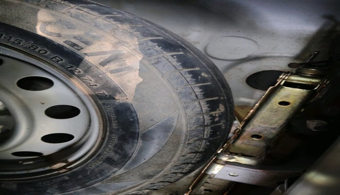 2012 Hyundai Eon ERA +, Petrol, Manual, 47,030 km, tyre