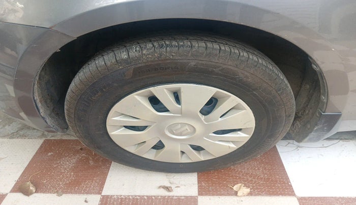 2012 Maruti Swift VXI, Petrol, Manual, 81,214 km, tyre