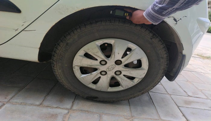 2010 Hyundai i10 MAGNA 1.2, Petrol, Manual, 1,54,478 km, tyre