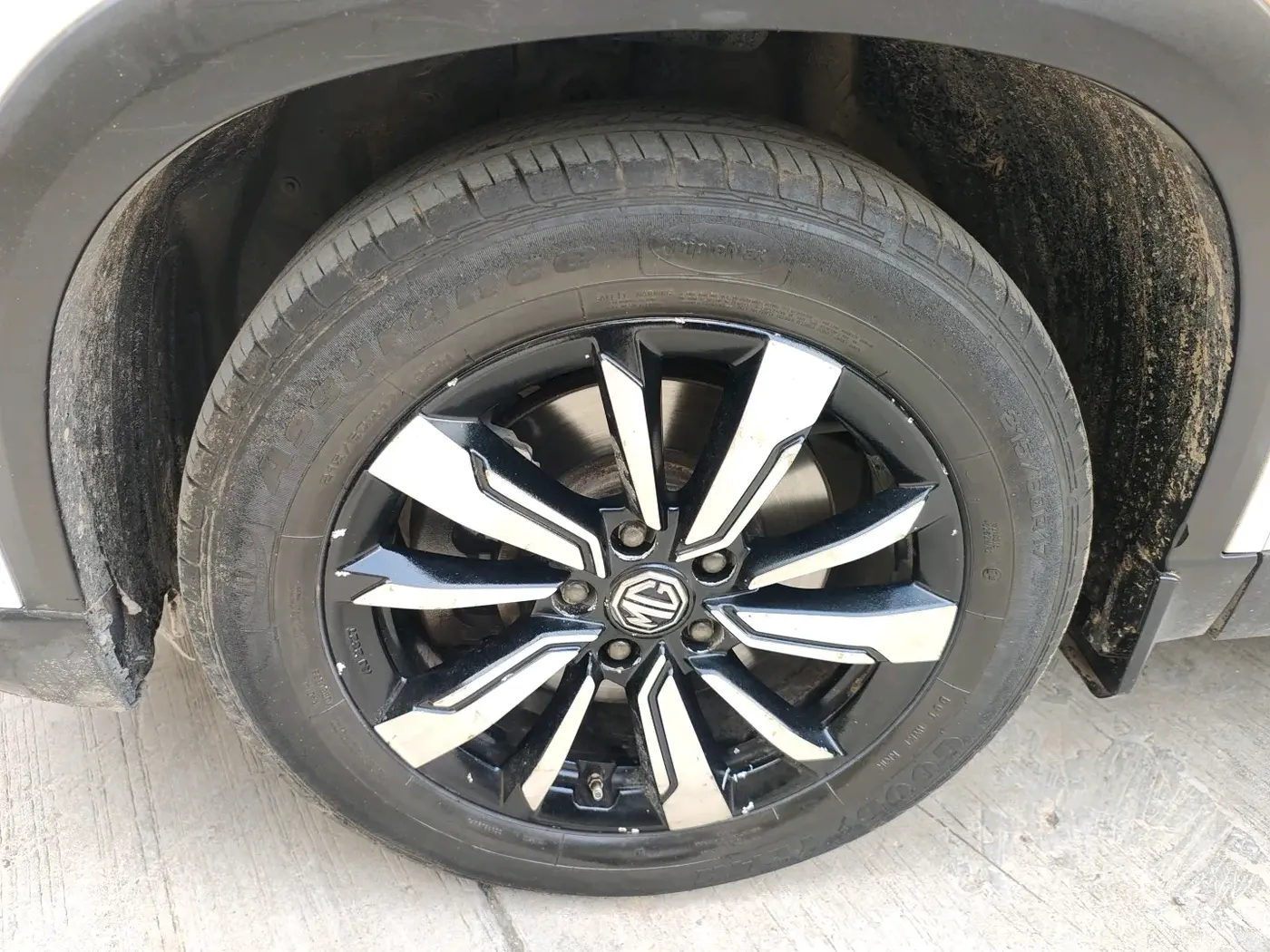 2019 MG HECTOR SHARP 2.0 DIESEL, Diesel, Manual, 1,61,538 km, tyre