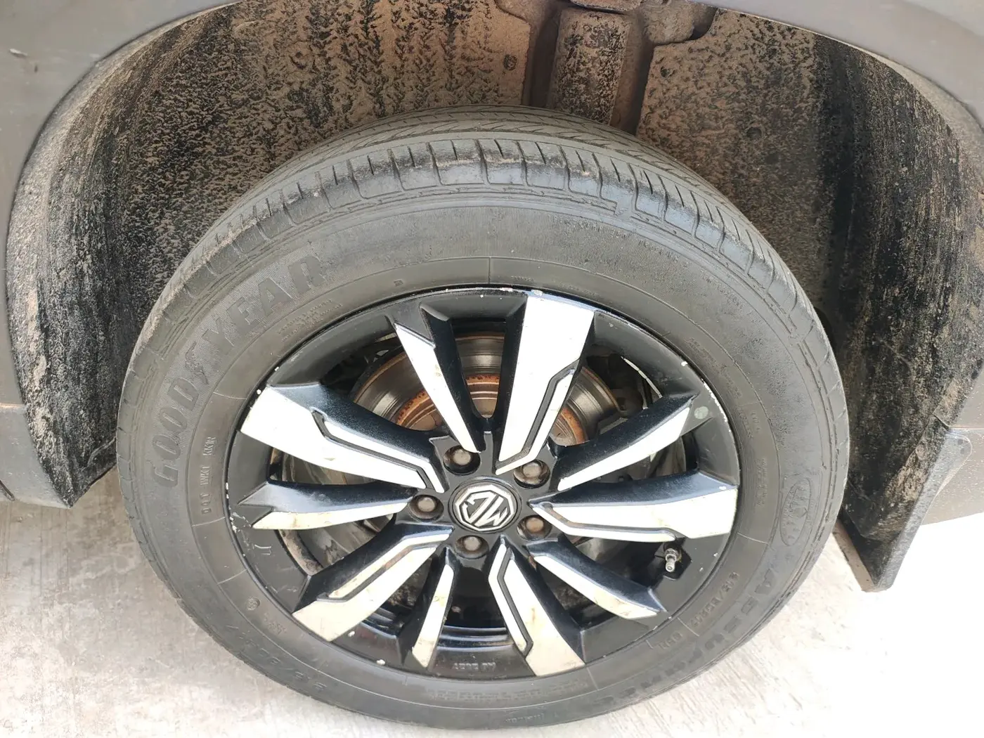2019 MG HECTOR SHARP 2.0 DIESEL, Diesel, Manual, 1,61,538 km, tyre
