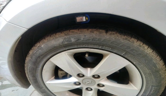 2013 Hyundai New Elantra 1.8 SX MT VTVT, Petrol, Manual, 66,821 km, tyre