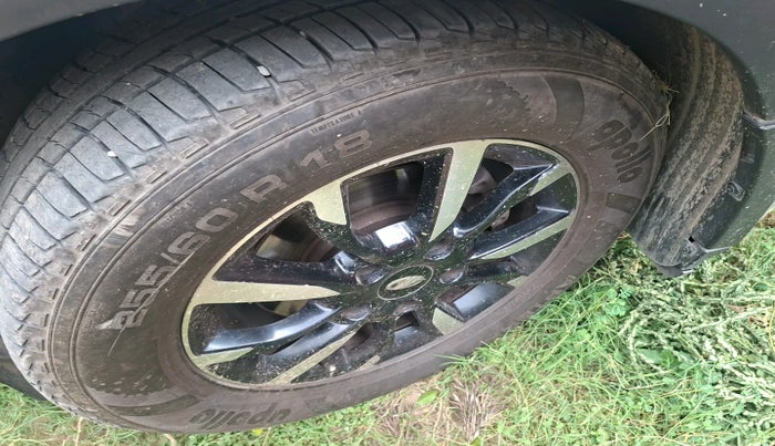 2019 Mahindra XUV500 W11, Diesel, Manual, 1,00,244 km, tyre