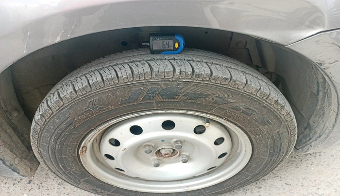 2013 Maruti Swift Dzire LXI, Petrol, Manual, 68,073 km, tyre