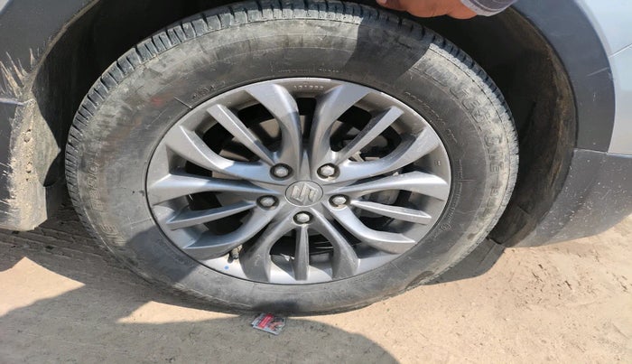 2017 Maruti S Cross ALPHA 1.3, Diesel, Manual, 1,17,573 km, tyre