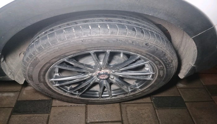 2016 Hyundai Creta S PLUS 1.6 AT DIESEL, Diesel, Automatic, 94,139 km, tyre