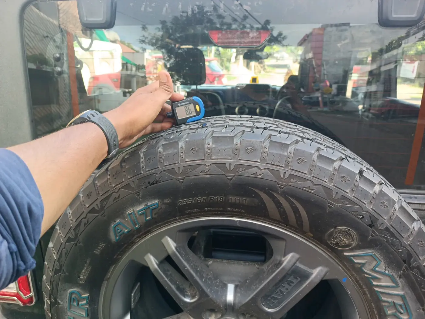 2023 Mahindra Thar LX P 2WD AT HT, Petrol, Automatic, 57,178 km, tyre