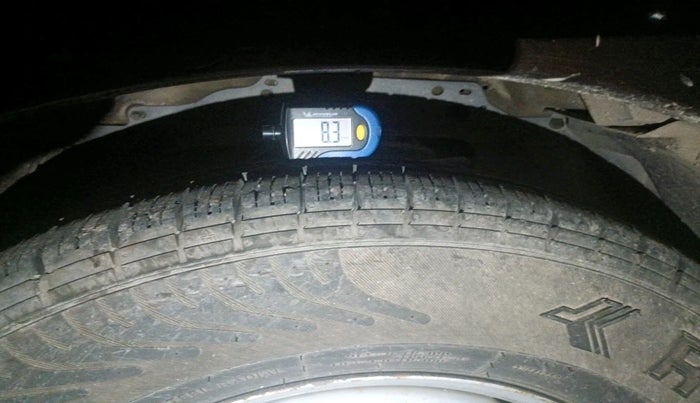 2015 Tata Safari Storme 2.2 EX 4X2, Diesel, Manual, 1,69,769 km, tyre