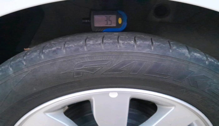 2014 Hyundai Xcent SX 1.2, Petrol, Manual, 1,23,325 km, tyre