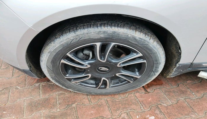 2018 Mahindra MARAZZO M8 7 STR, Diesel, Manual, 1,05,832 km, tyre