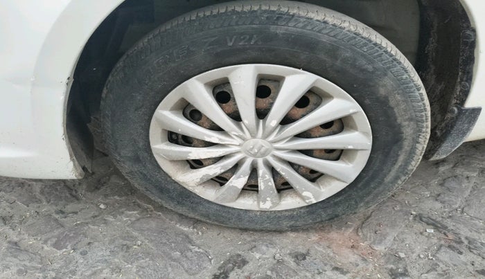 2015 Maruti Swift Dzire VXI, Petrol, Manual, 89,481 km, tyre