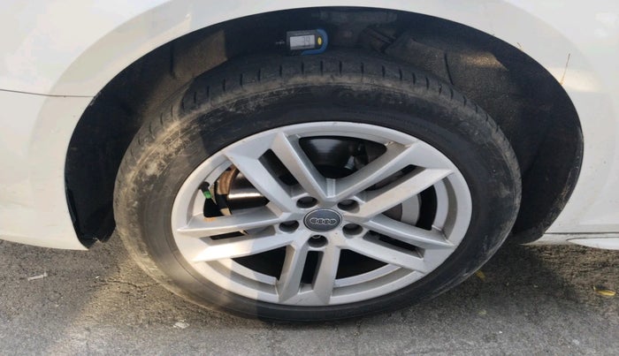 2018 Audi A4 35 TDI Technology, Diesel, Automatic, 1,61,692 km, tyre