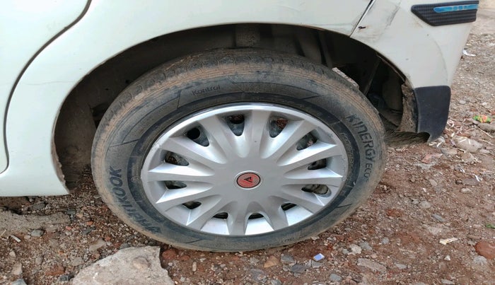2017 Maruti Celerio VXI CNG, Petrol, Manual, 1,41,146 km, tyre