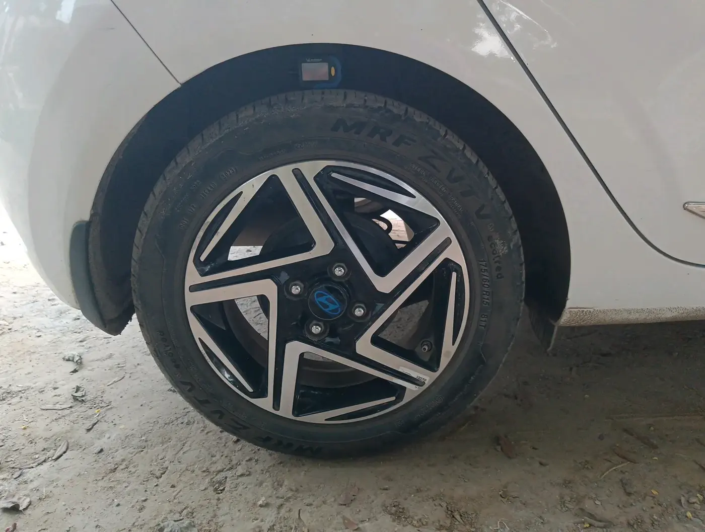 2023 Hyundai GRAND I10 NIOS ASTA AMT 1.2 KAPPA VTVT, Petrol, Automatic, 19,240 km, tyre